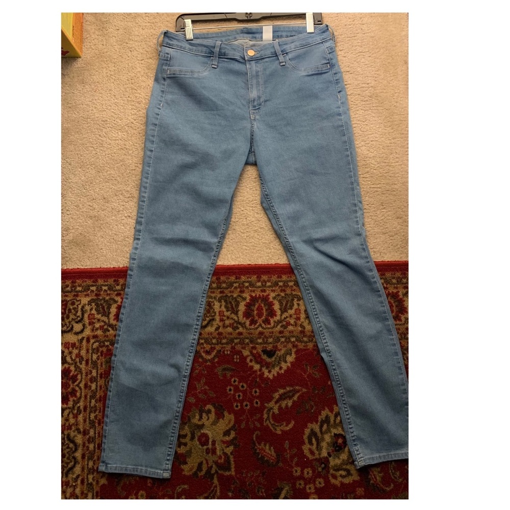 Skinny ankle regular waist. Medium blue